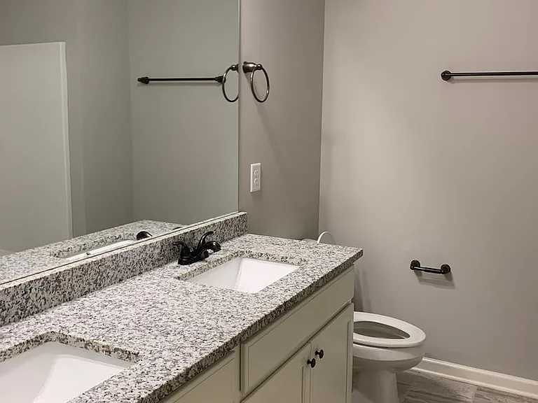 135 Sumner Ct — Photo 42
