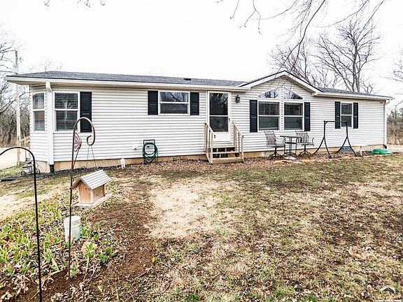 2nd image of 7311 SE Berryton Rd