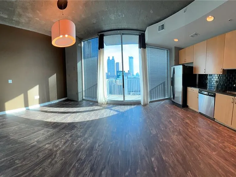 400 W Peachtree St NW #3707 — Photo 13