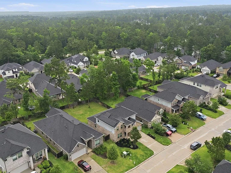 119 Buttonwood Ct — Photo 42