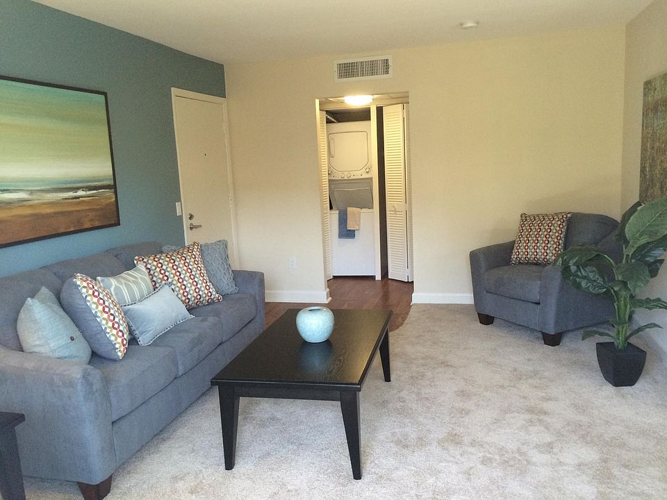 2nd image of 6486 Friars Rd APT 206