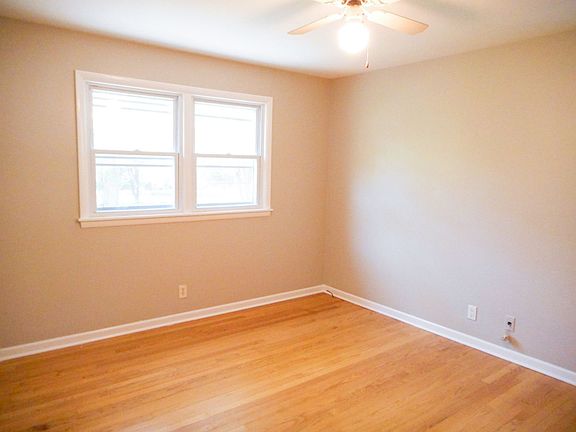 3rd image of 311 S Batavia Ave APT 1S