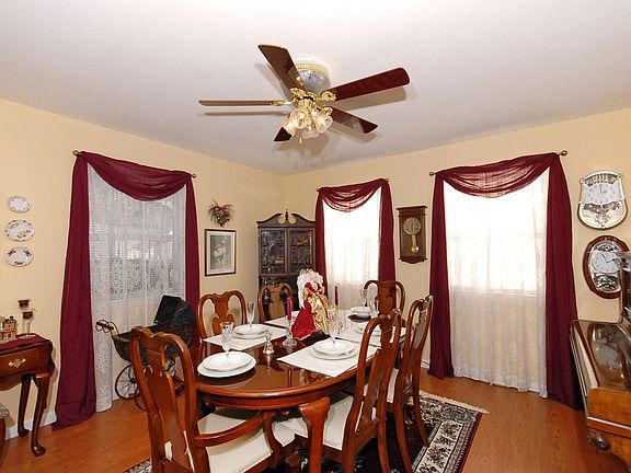 4th image of 4921 Crescent Hill Ln