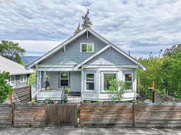 411 E 8th St, The Dalles, OR 97058