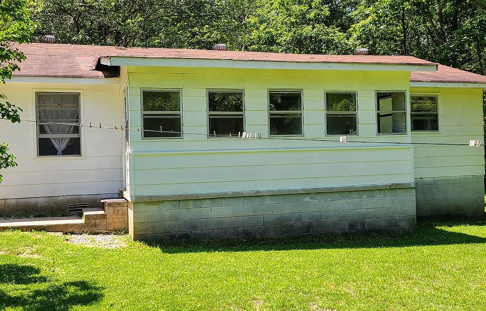1st image of 373 20th Ave N