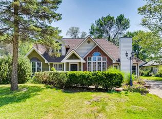 630 Hillside Dr, Hinsdale, IL
