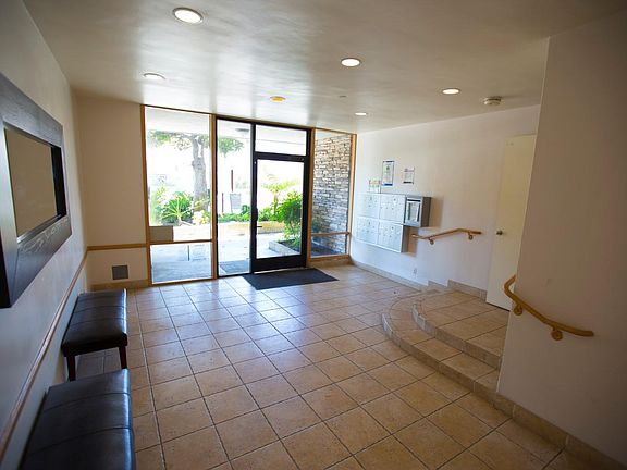 2nd image of 4526 Coldwater Canyon Ave APT 206