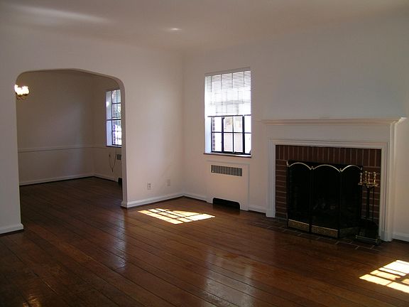 4th image of 2804 Erie Ave APT 4