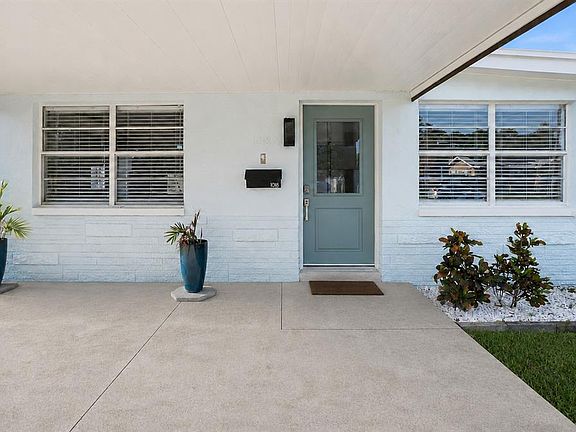4th image of 1018 55TH AVENUE N