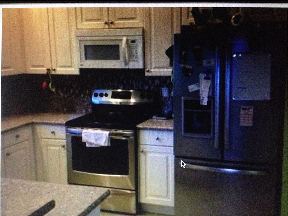 1st image of 942 NW 127th Ave
