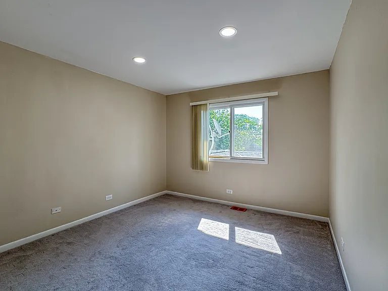 416 Swallow Ln — Photo 20