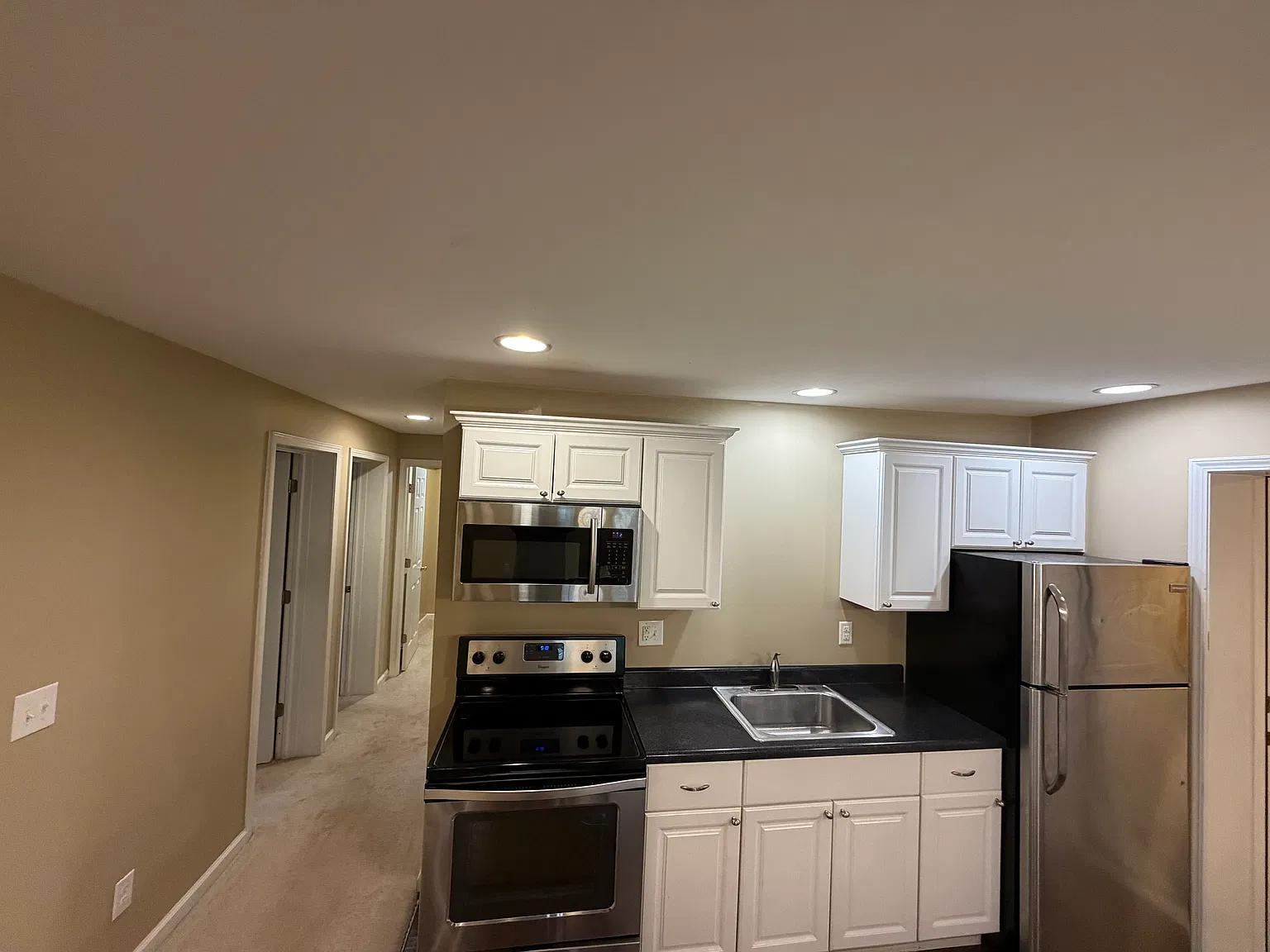 2 bed, 800 sqft, $975 — Photo 2