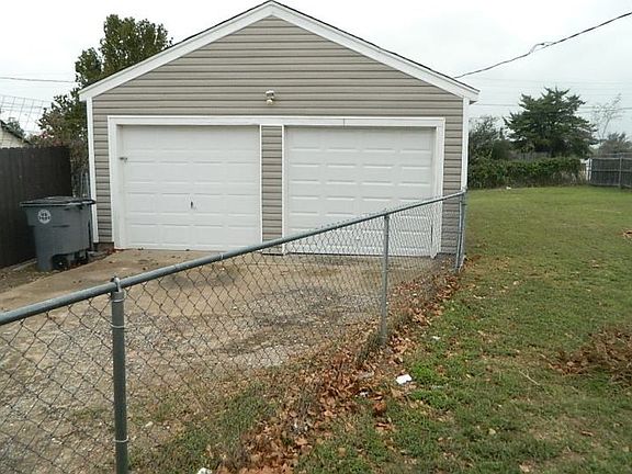 3rd image of 2316 NW Williams Ave