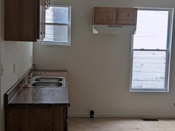 5th image of 226 Lexington Ave