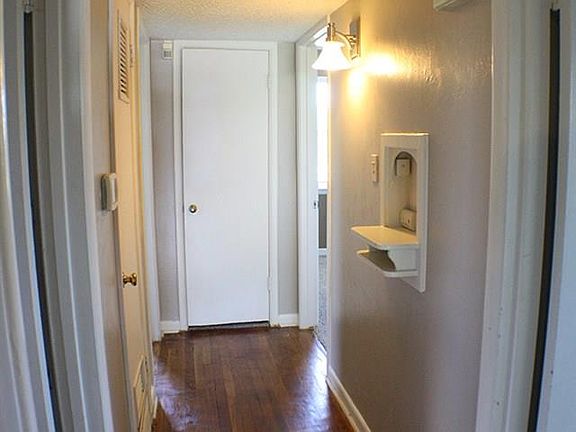 5th image of 4631 Stanford Ave