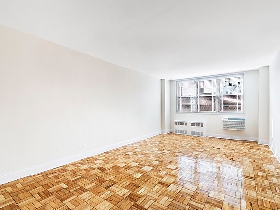 4th image of 222 E 19th St APT 6J