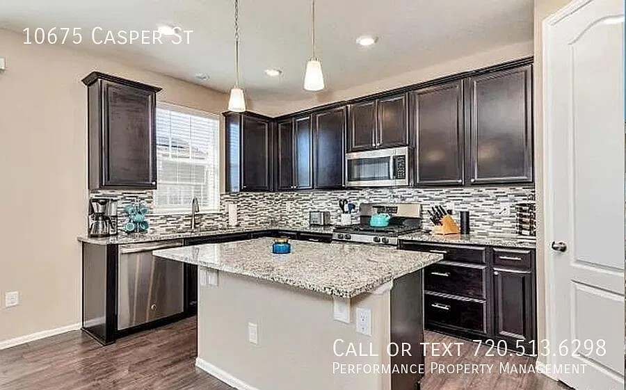 Stunning 3-Bedroom 2.5 Bathroom House with Corner lot in Parker — Photo 4