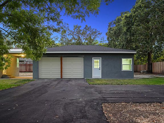 3rd image of 703 Verano Avenue