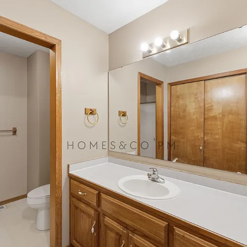 1239 W Bluegrass Rd — Photo 12
