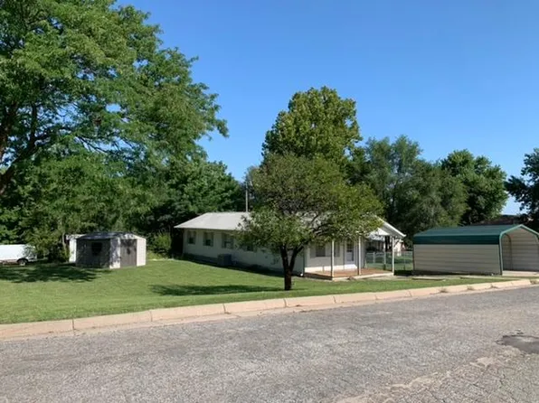 144 Belmont St, Junction City, KS 66441