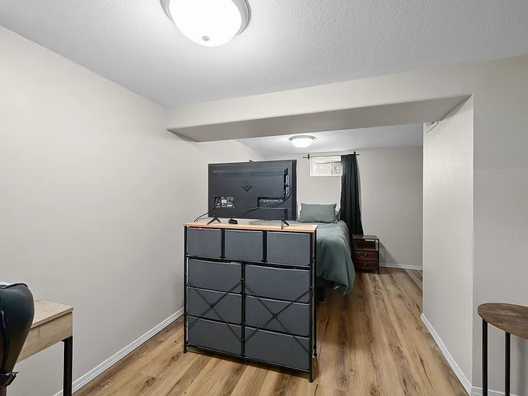 324 S Omaha Ave — Photo 9