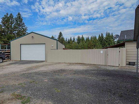2nd image of 39915 N Newport Hwy