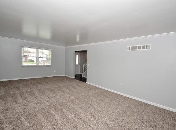 3rd image of 8940 Tammy Dr