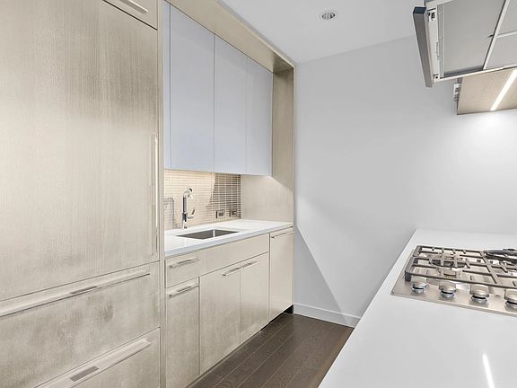 5th image of 1 Manhattan Sq #34E