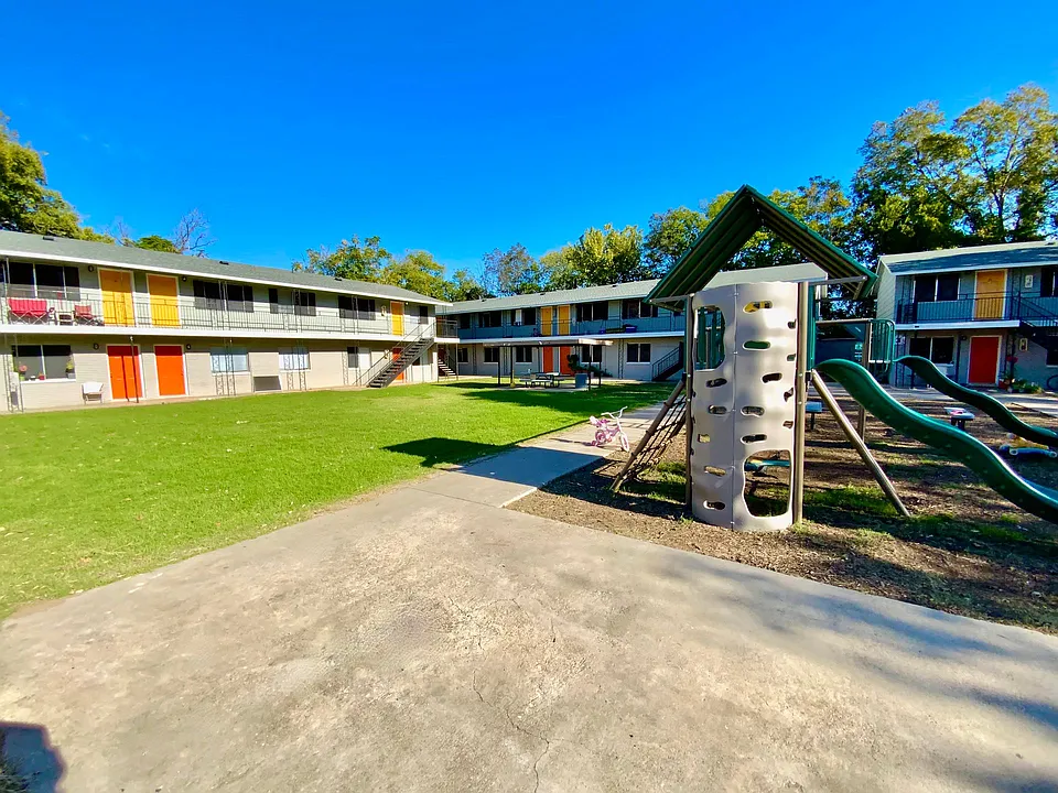 Sundance Apartments