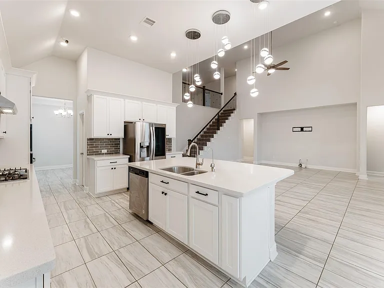 7623 Water Glen Ln — Photo 16