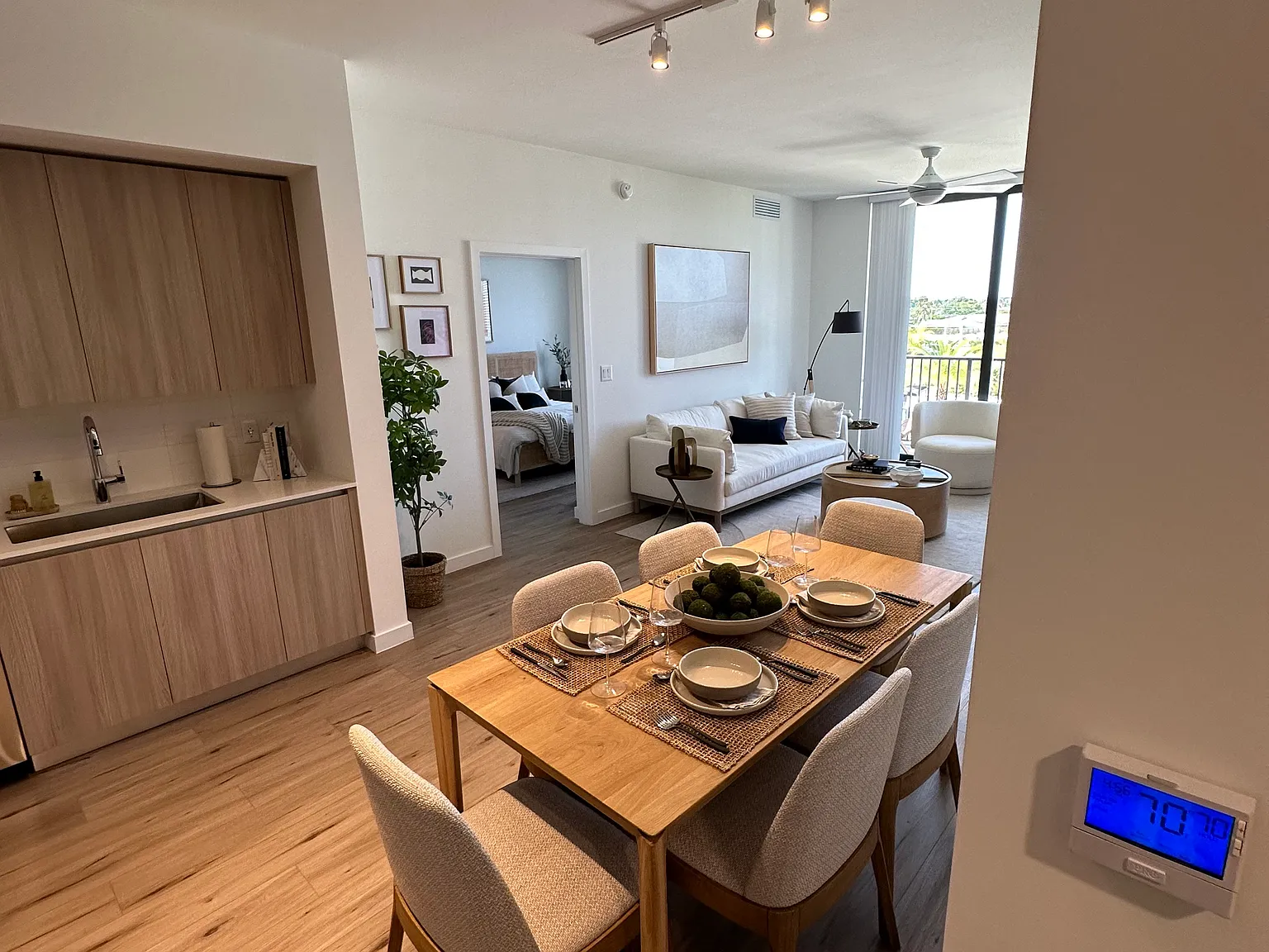 2 bed, 981 sqft, $2,480 — Photo 4