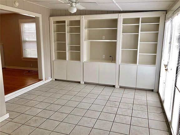 4th image of 6227 Martel Ave