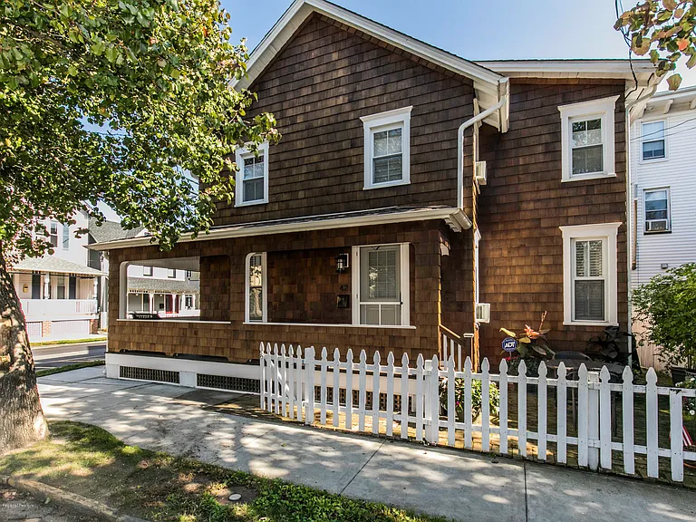 42 Central Ave — Photo 7
