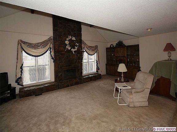 2nd image of 10912 E Canyon Oaks Cir