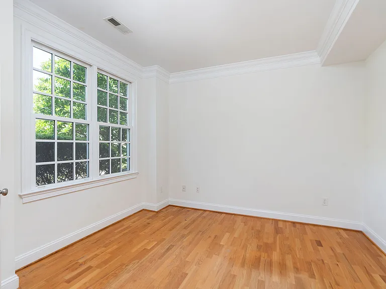 1509 Old Trail Dr — Photo 3