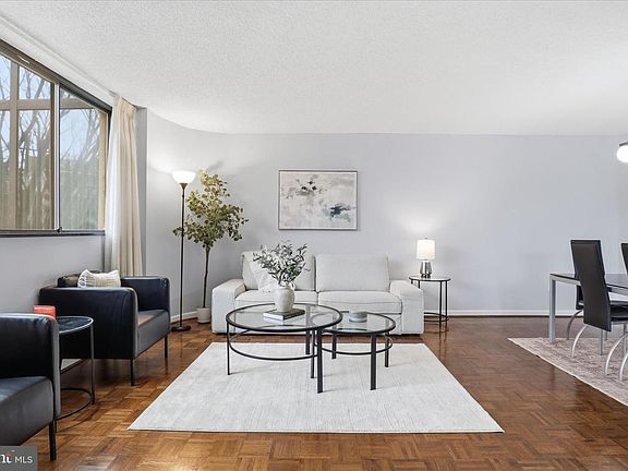 4th image of 1101 S Arlington Ridge Rd APT 201