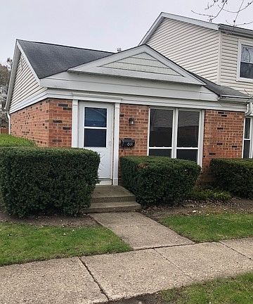 2nd image of 2031 Duxbury Ct