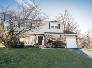 4 Cedar Pl, Lafayette Hill, PA 19444