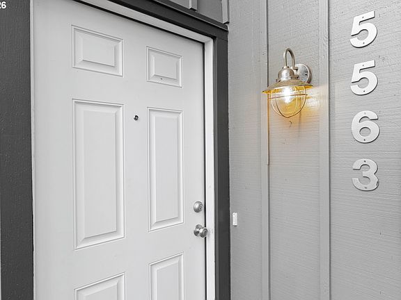 3rd image of 5563 SW Multnomah Blvd