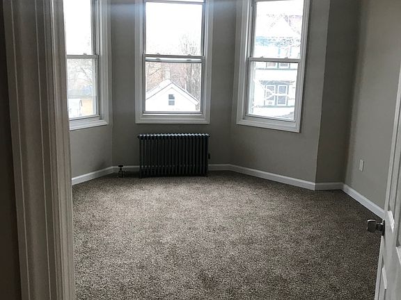 5th image of 133 Shepard Ave APT 3