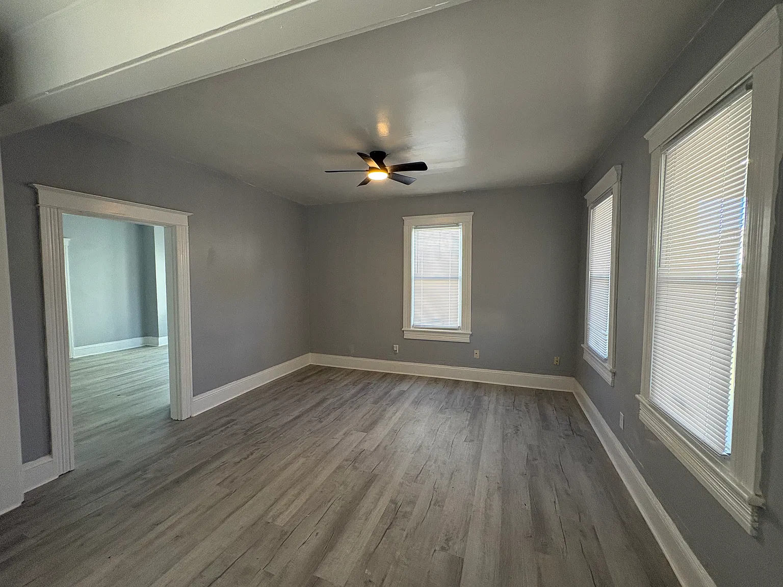 411 Lee St — Photo 3