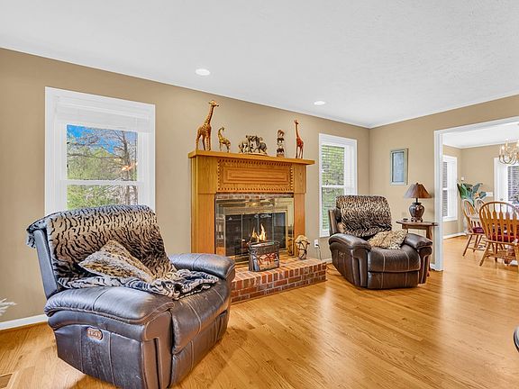 4th image of 243 Stratford Dr