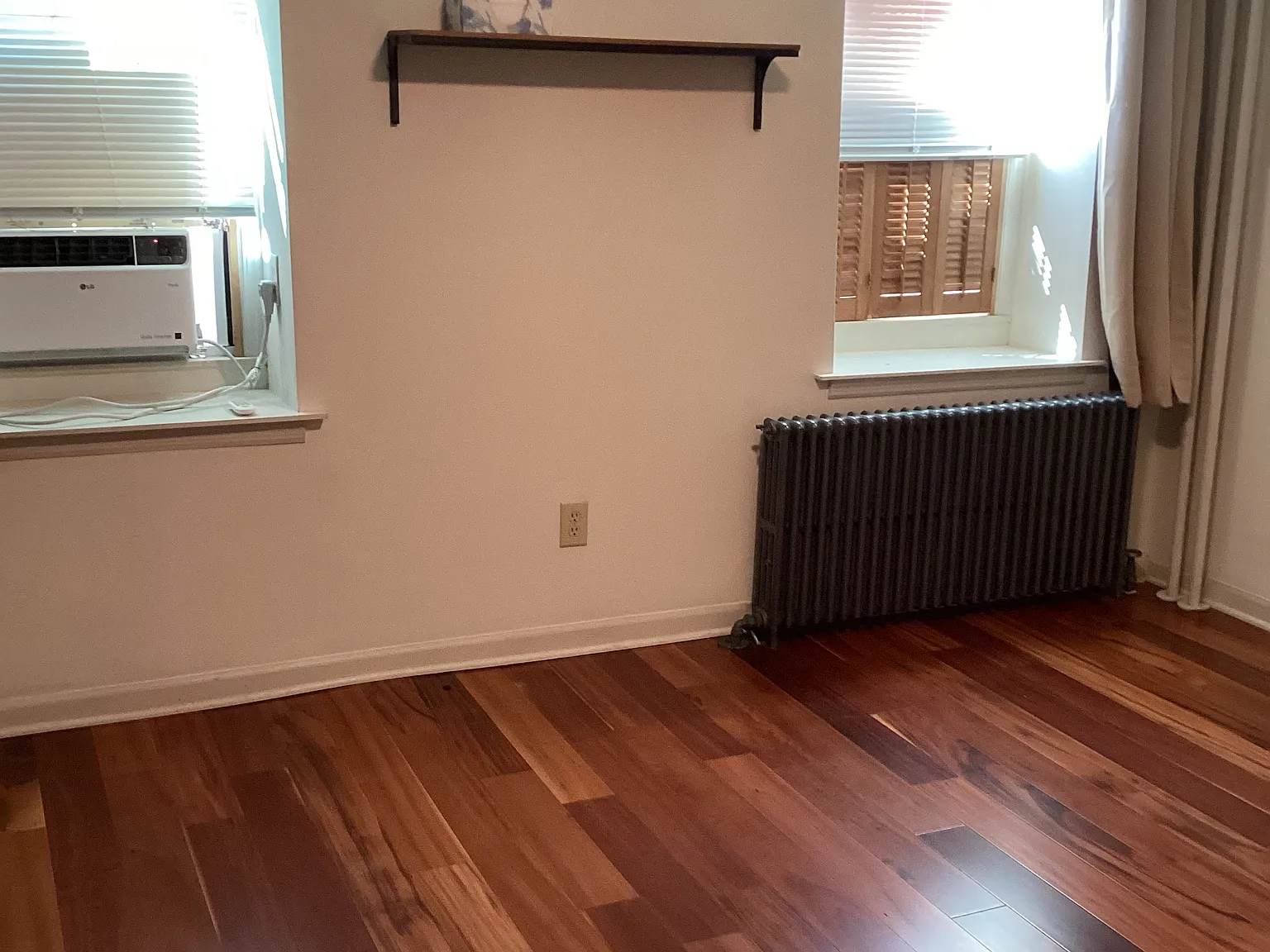360 E Hector St — Photo 2