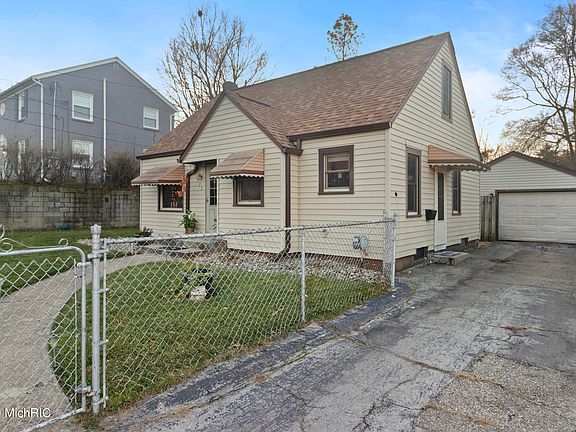 2nd image of 1733 Sunnyside Dr