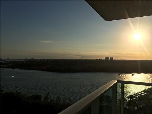3rd image of 100 Bayview Dr APT 1826