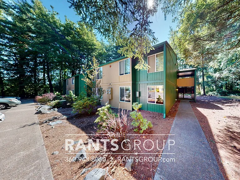Lovely, wooded 2-bedroom apartment with a large private deck and in-unit washer & dryer! — Photo 29