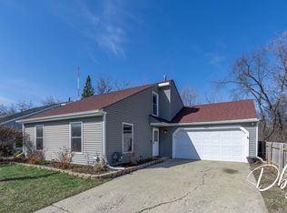 392 Sauk Ct, Round Lake Beach, IL 60073