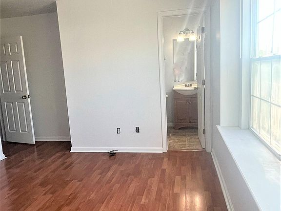 4th image of 134 Vincent Cir