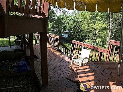 Lower deck