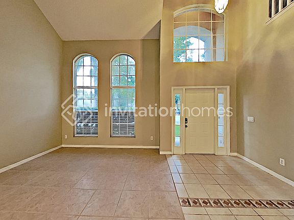 4th image of 391 Oak Springs Ct